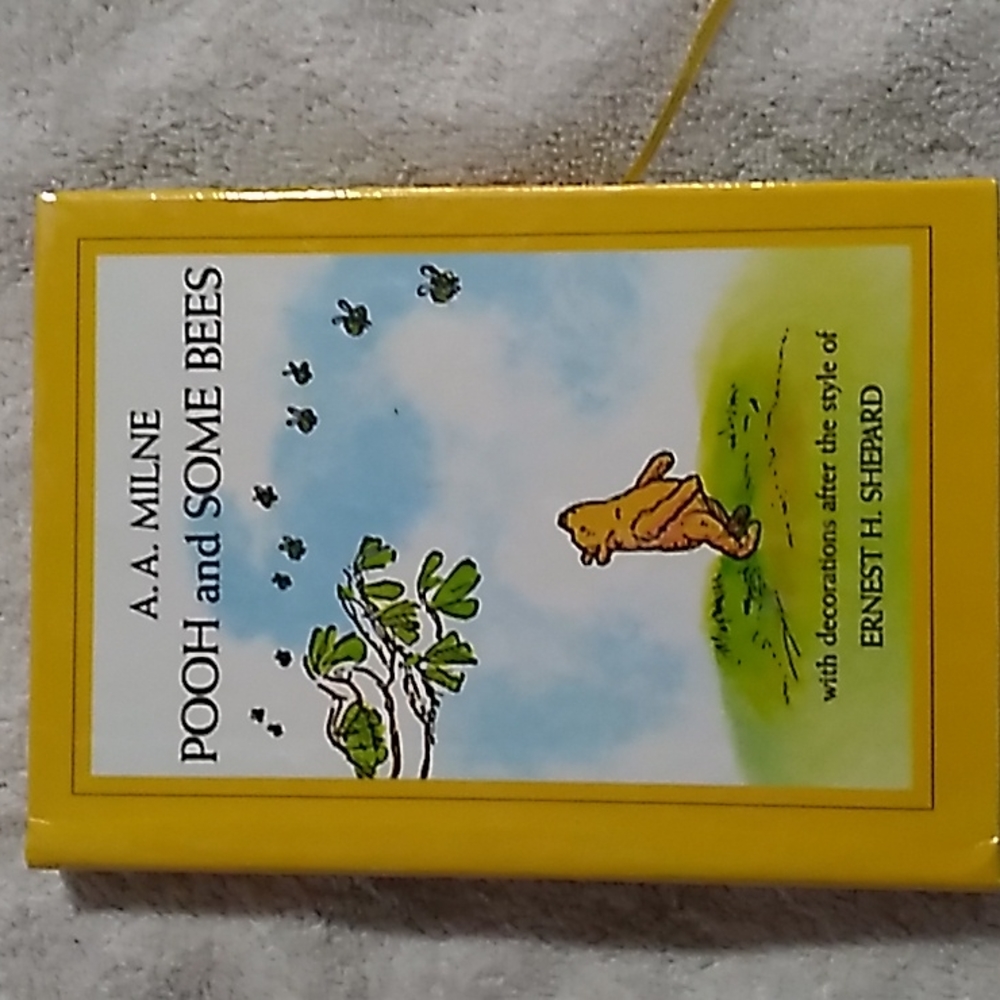 A.A. MILINE Pooh&some bees